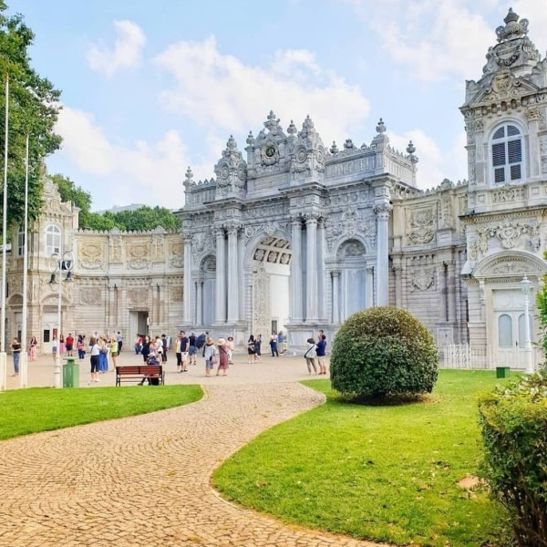 FULL DAY DOLMABAHCE TOUR + TWO CONTINENTS & CITY TOUR & BOSPHORUS CRUISE